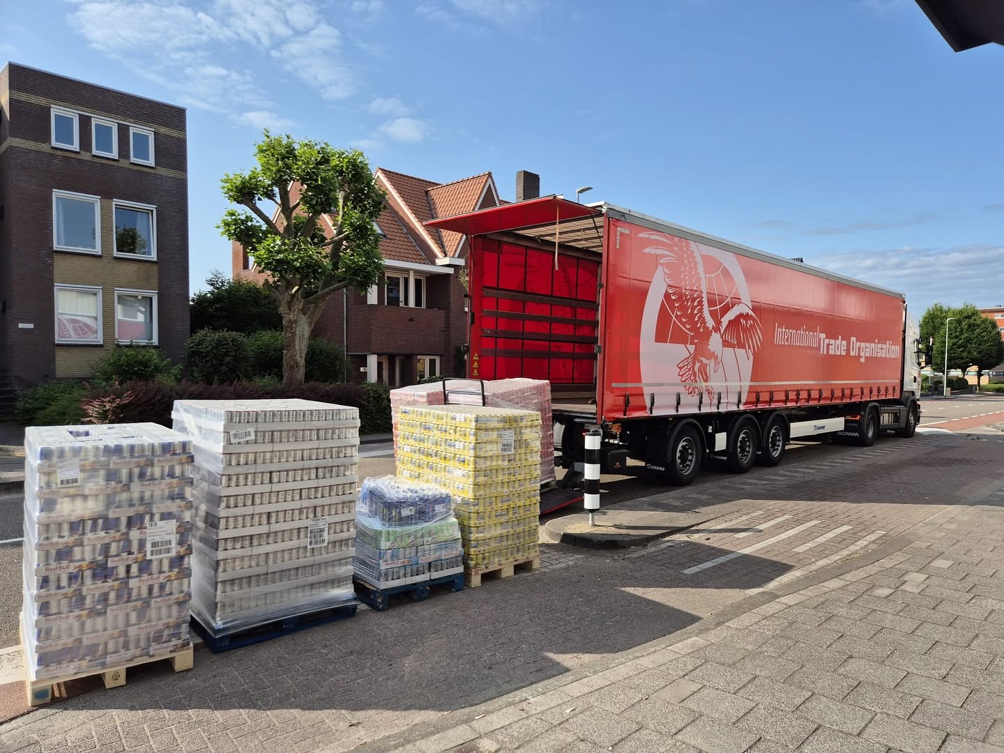 ITO die dranken levert bij een klant